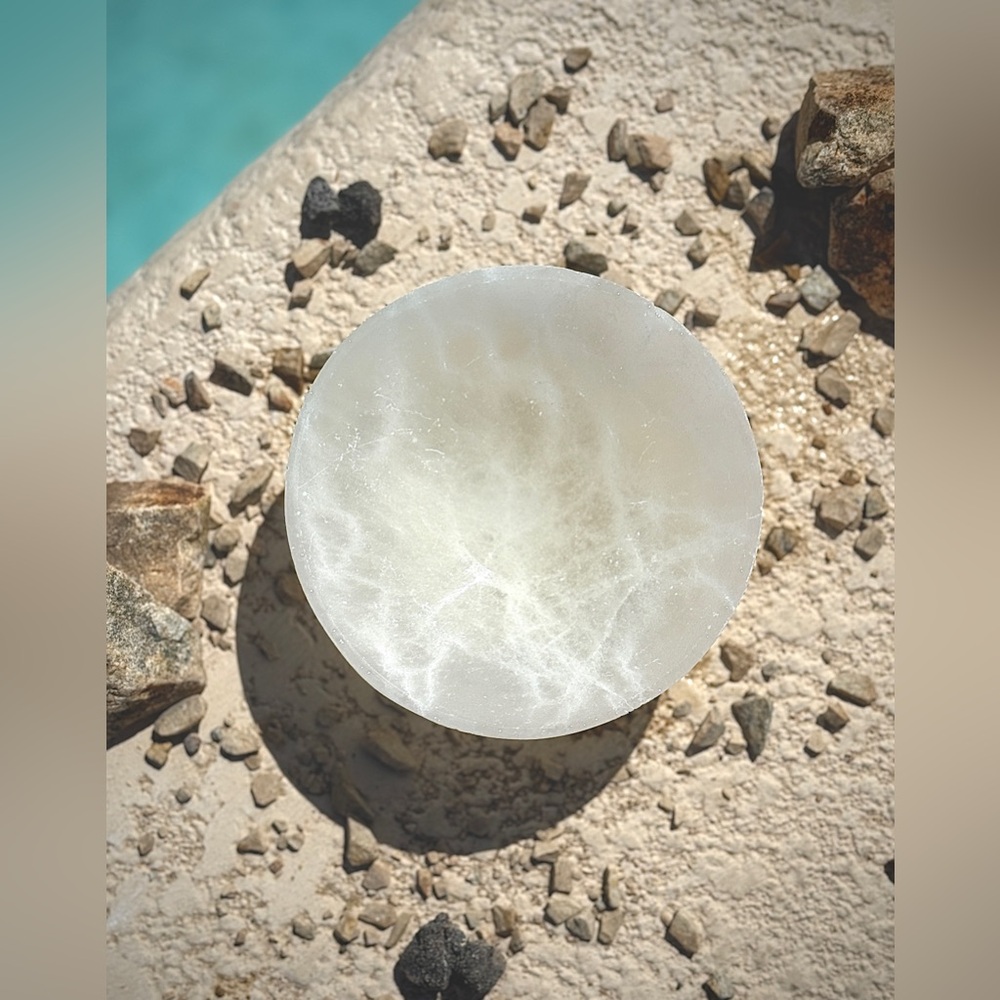 Pure Selenite Precious Gemstone Decorative Crystal Bowl/Crystal Charging Station